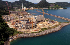 Deus e as usinas nucleares